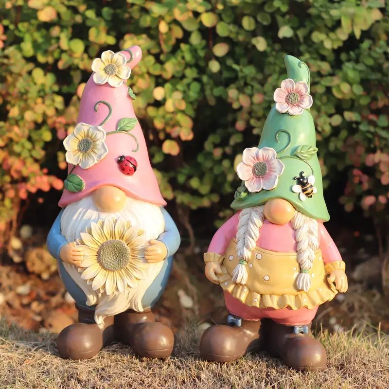 Garden Gnome Couple